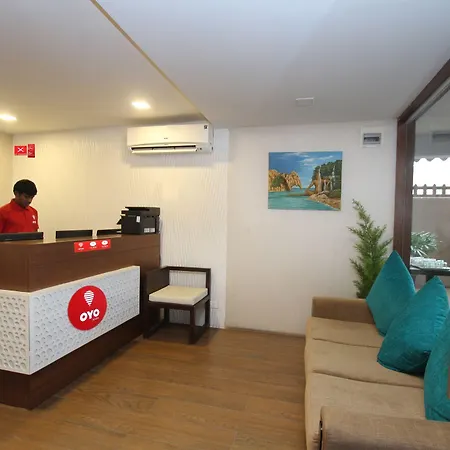 Oyo 8045 Crest Hotel
